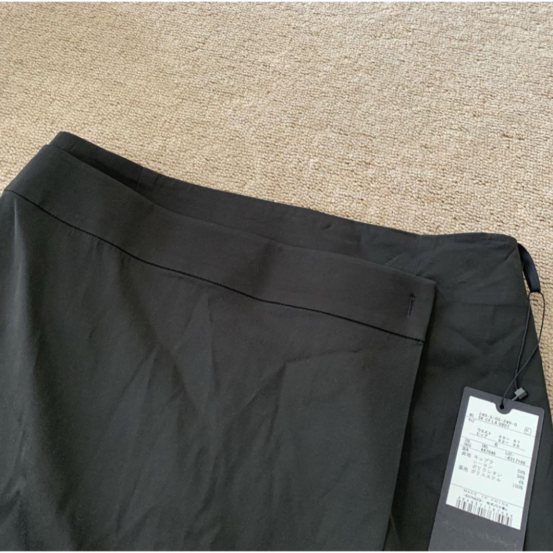 ICB(アイシービー)のタグ付き 未使用 iCB 洗える キュプラ レーヨン ラップ巻きスカート 黒 L レディースのスカート(ひざ丈スカート)の商品写真
