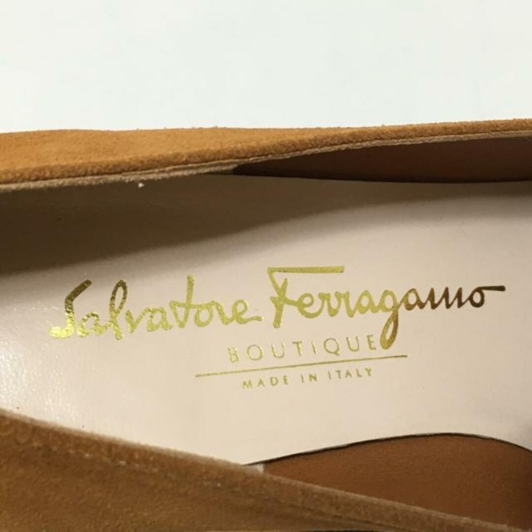 Salvatore Ferragamo(サルヴァトーレフェラガモ)のSalvatoreFerragamo(サルバトーレフェラガモ) パンプス 6C レディース - ブラウン ヴァラ スエード レディースの靴/シューズ(ハイヒール/パンプス)の商品写真