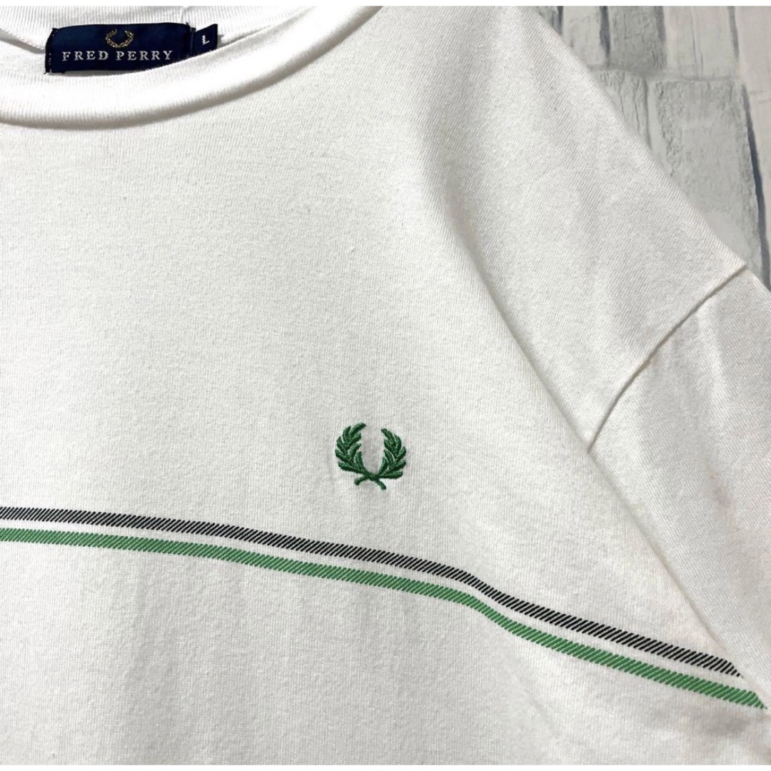 FRED PERRY(フレッドペリー)のフレッドペリー 半袖 Tシャツ サイズL ホワイト 刺繍 ワンポイントロゴ  メンズのトップス(Tシャツ/カットソー(半袖/袖なし))の商品写真