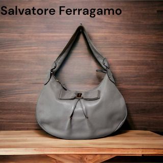 サルヴァトーレフェラガモ(Salvatore Ferragamo)のSalvatore Ferragamo フェラガモ　ハンドバッグ(ハンドバッグ)