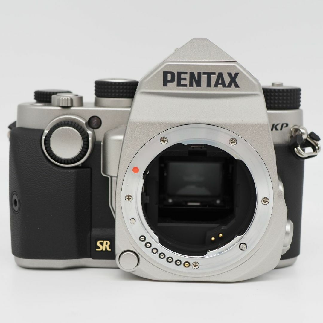 PENTAX(ペンタックス)の■166ショット■ PENTAX KP ボディ シルバー スマホ/家電/カメラのカメラ(デジタル一眼)の商品写真