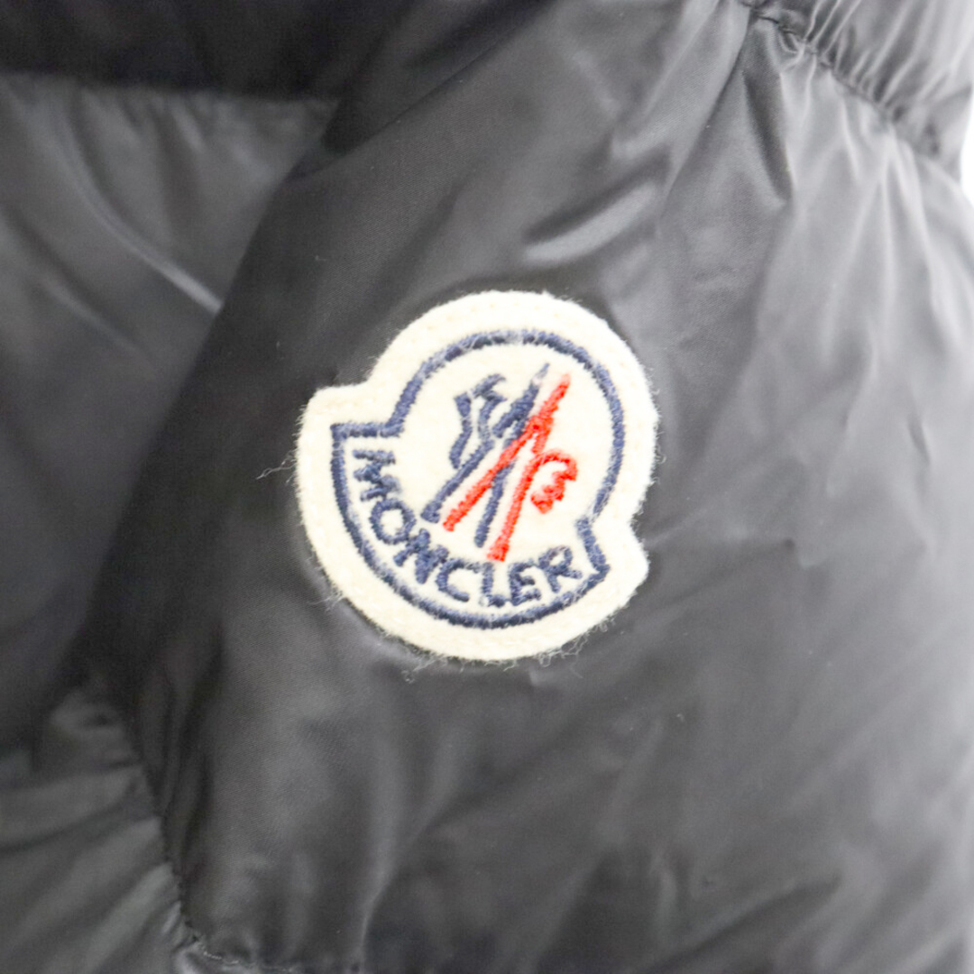 MONCLER(モンクレール)のMONCLER モンクレール 21AW BOEDIC GIUBBOTTO ファーフード付き ロングコート ダウンジャケット ブラック G20931A00116 メンズのジャケット/アウター(ダウンジャケット)の商品写真