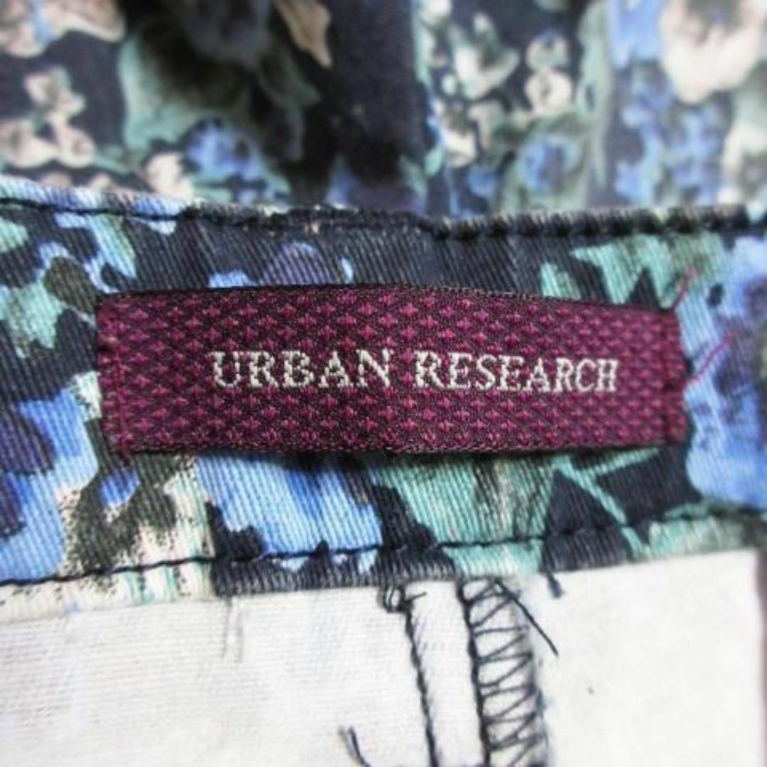 URBAN RESEARCH(アーバンリサーチ)のアーバンリサーチ ストレッチテーパードパンツ 花柄 青 230502AO3A レディースのパンツ(カジュアルパンツ)の商品写真