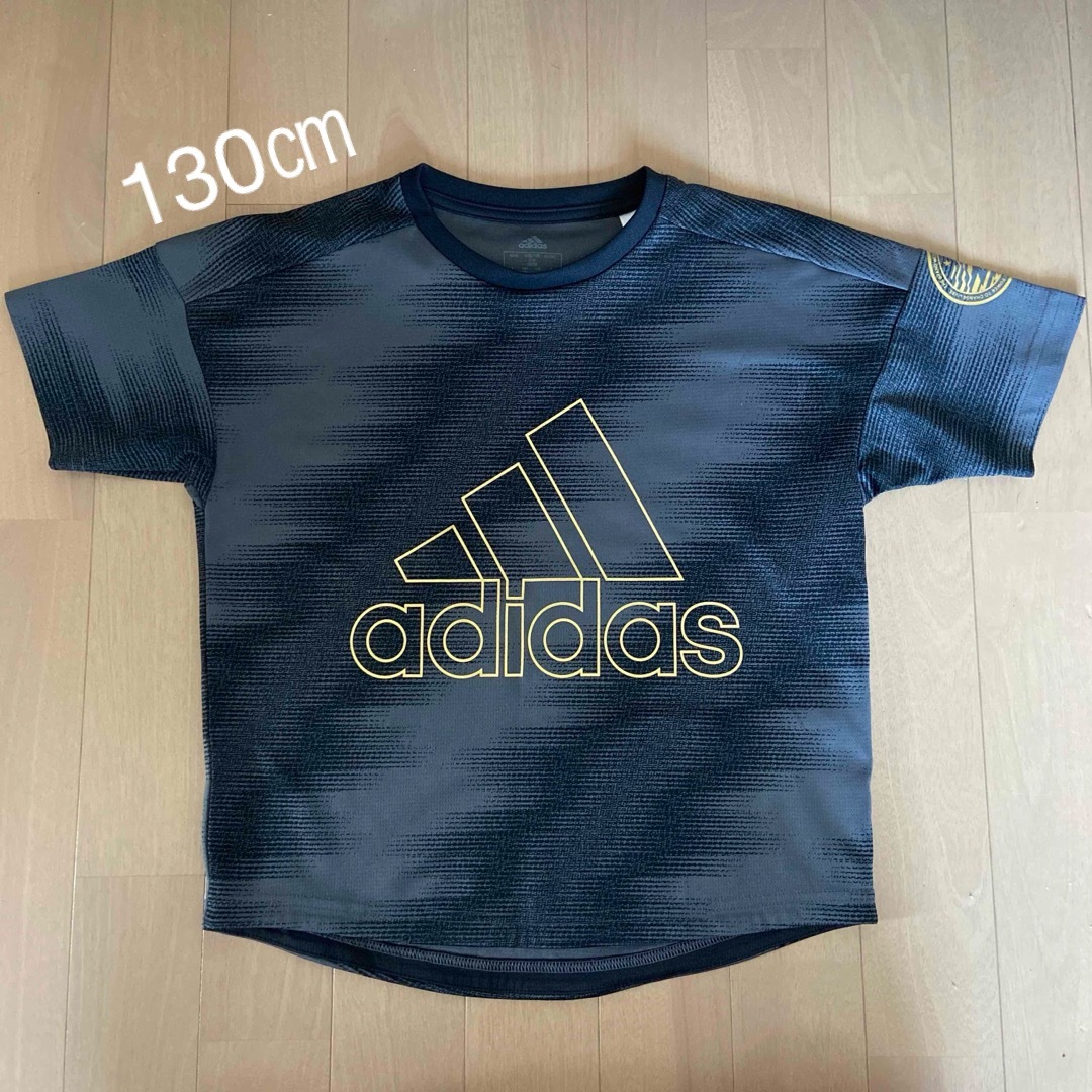 adidas(アディダス)のadidasTシャツ キッズ/ベビー/マタニティのキッズ服男の子用(90cm~)(Tシャツ/カットソー)の商品写真