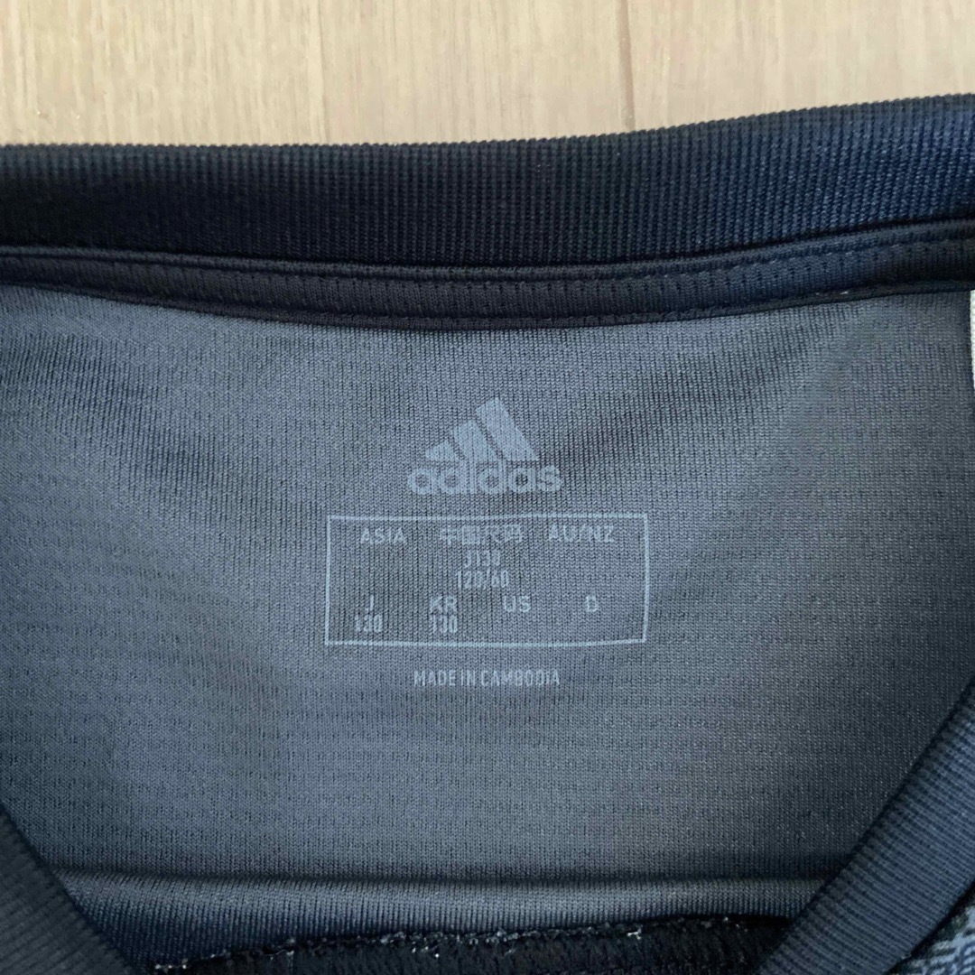 adidas(アディダス)のadidasTシャツ キッズ/ベビー/マタニティのキッズ服男の子用(90cm~)(Tシャツ/カットソー)の商品写真