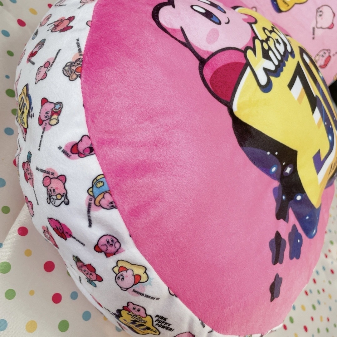 星のカービィ 30th ぷっくりロゴクッション エンタメ/ホビーのおもちゃ/ぬいぐるみ(ぬいぐるみ)の商品写真