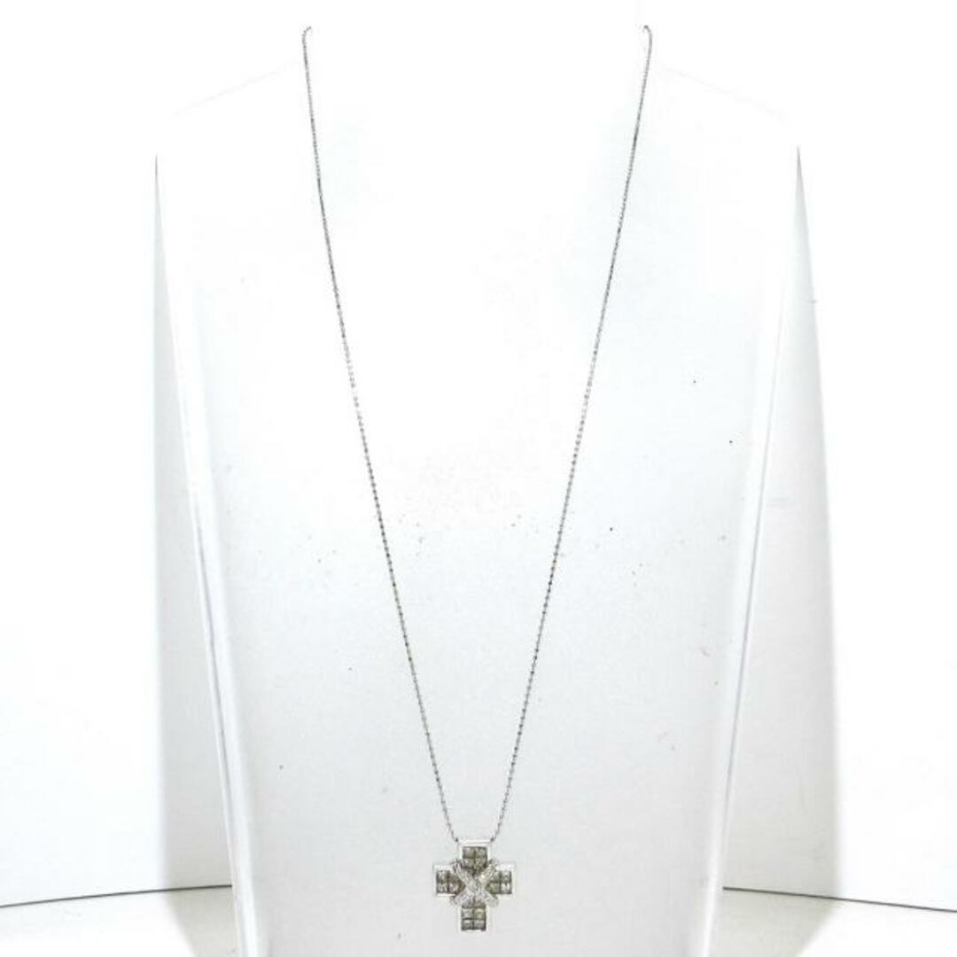 LES ESSENTIELLES(レエッセンシャル) ネックレス美品  - K18WG×ブラウンダイヤモンド×ダイヤモンド クロス(十字架) レディースのアクセサリー(ネックレス)の商品写真
