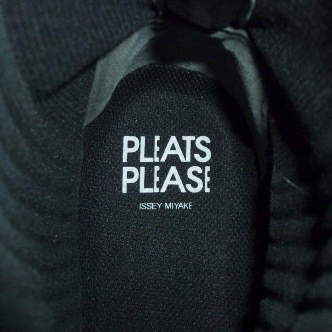 PLEATS PLEASE ISSEY MIYAKE(プリーツプリーズイッセイミヤケ)のPLEATS PLEASE(プリーツプリーズ) ショートブーツ 24.5 レディース - 黒 キャンバス レディースの靴/シューズ(ブーツ)の商品写真