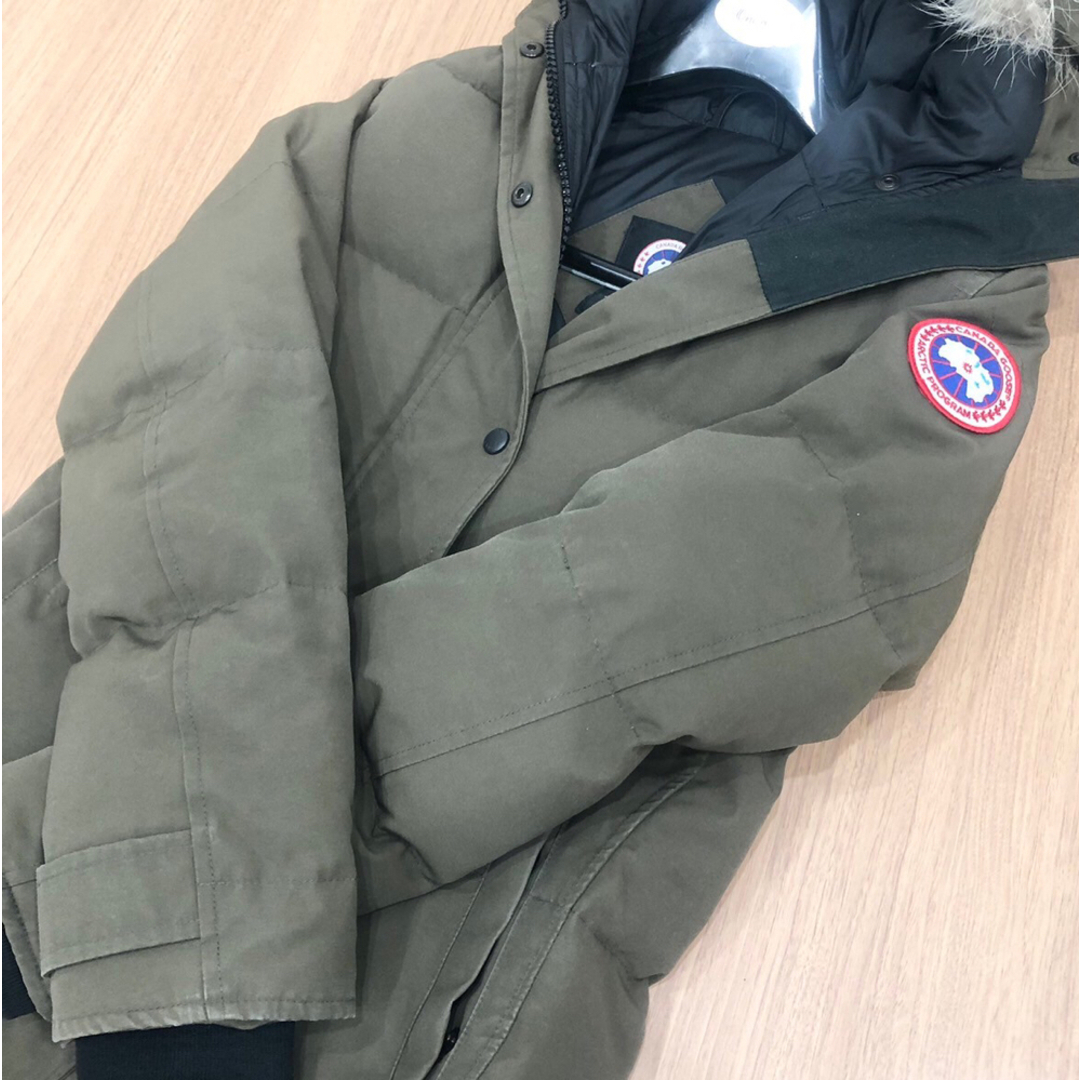 CANADA GOOSE(カナダグース)の美品 CANADA GOOSE カナダグース レディース ダウンジャケット レディースのジャケット/アウター(ダウンジャケット)の商品写真