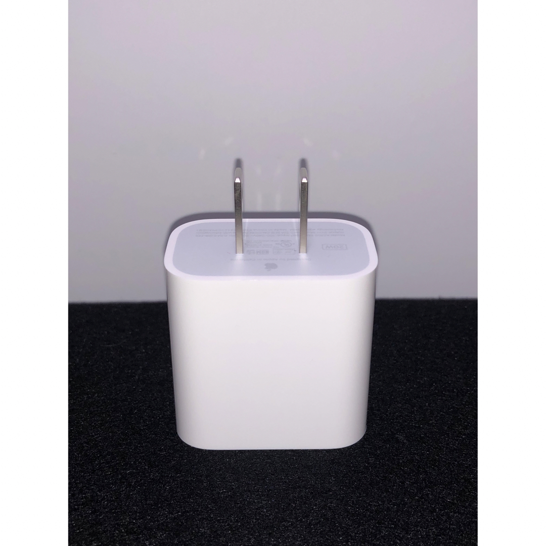 Apple(アップル)のiPhone iPad 20W USB-C AC Lightning セット スマホ/家電/カメラのスマートフォン/携帯電話(バッテリー/充電器)の商品写真