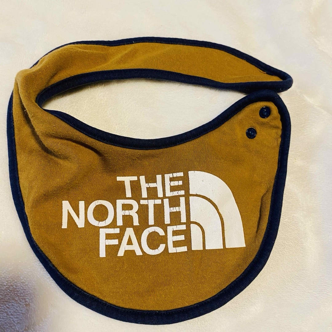 THE NORTH FACE(ザノースフェイス)のTHE NORTH FACE スタイ よだれかけ ノースフェイス 男の子 女の子 キッズ/ベビー/マタニティのこども用ファッション小物(ベビースタイ/よだれかけ)の商品写真