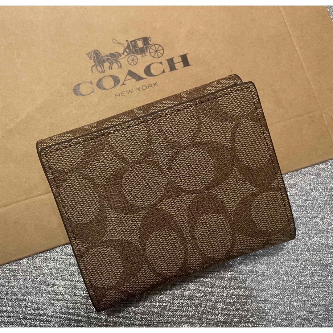 COACH(コーチ)のCOACH スモール　ウォレット　ミニ　コンパクト　レザー　未使用品　 レディースのファッション小物(財布)の商品写真