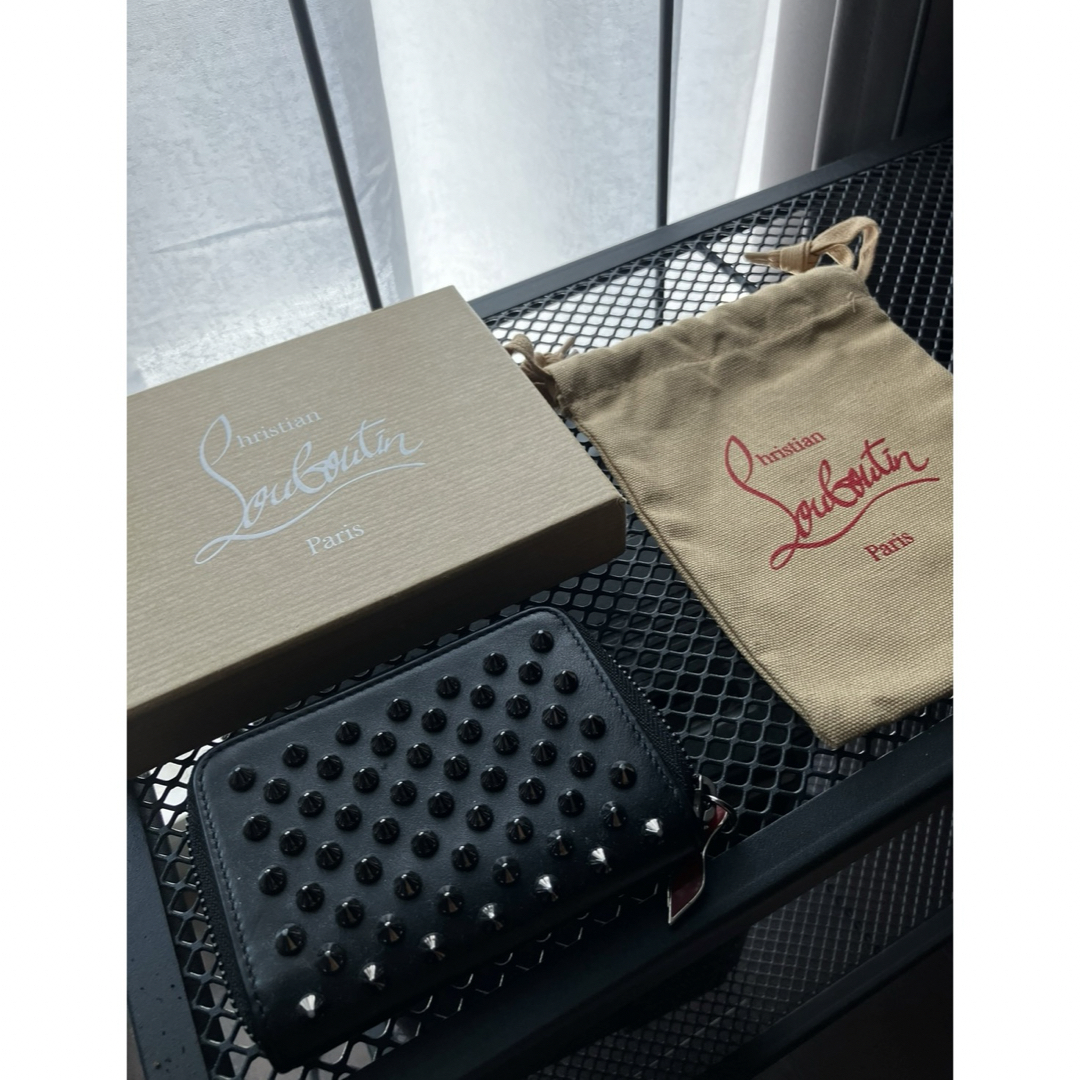 Christian Louboutin(クリスチャンルブタン)のクリスチャンルブタン 財布 ラウンドファスナー長財布 ブラック レディースのファッション小物(財布)の商品写真