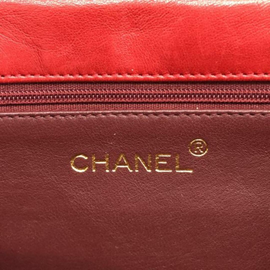 CHANEL(シャネル)のCHANEL(シャネル) ショルダーバッグ - レッド チェーンショルダー/ゴールド金具 ラムスキン レディースのバッグ(ショルダーバッグ)の商品写真