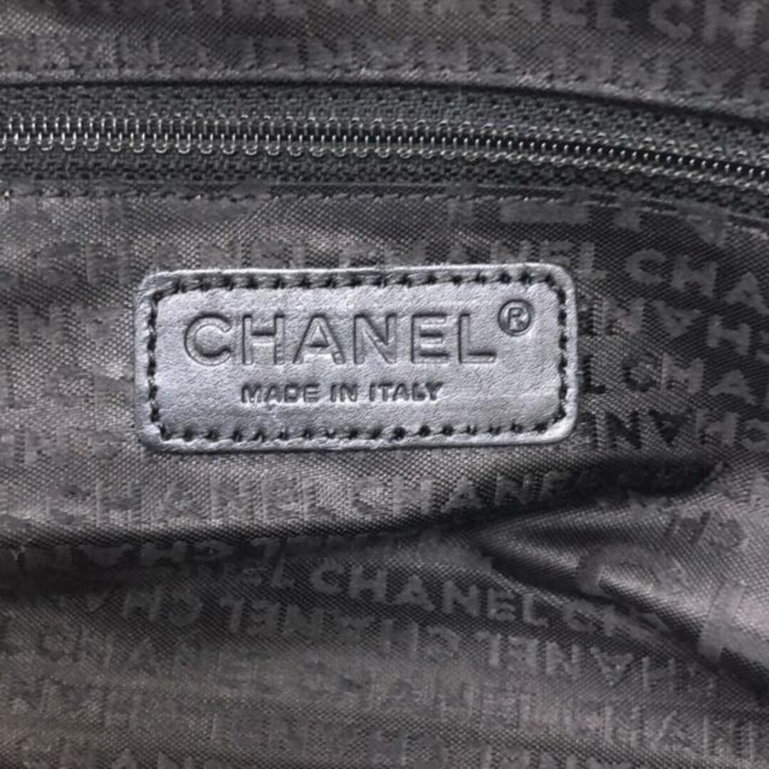 CHANEL(シャネル)のCHANEL(シャネル) ショルダーバッグ チョコバーステッチ A26135 黒 シルバー金具 ソフトキャビアスキン レディースのバッグ(ショルダーバッグ)の商品写真