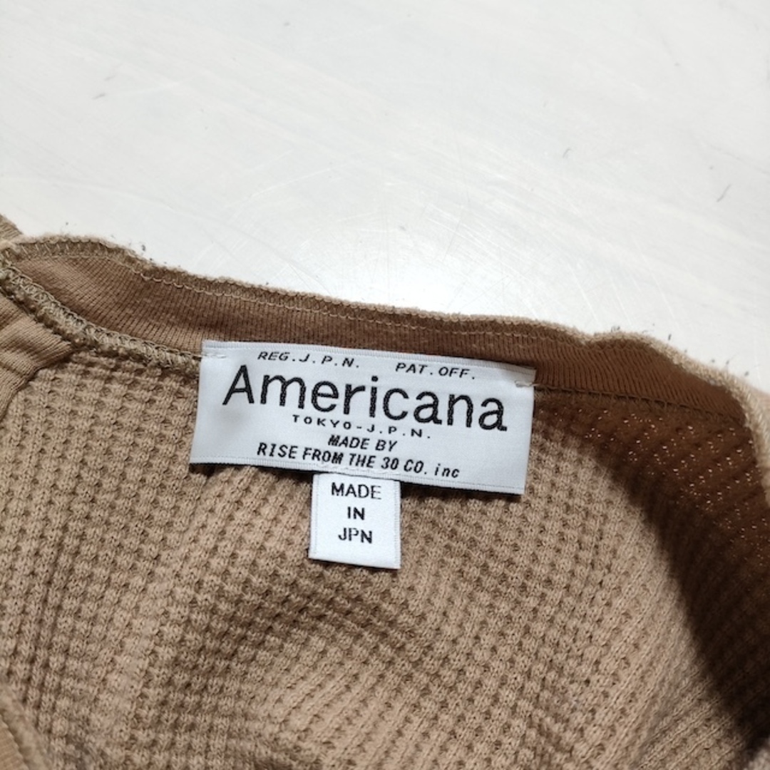 AMERICANA(アメリカーナ)のAMERICANA THERMALプルオーバー サーマル 定価15000円 バックボタン カットソー ベージュ レディース アメリカーナ【中古】4-0315M△ レディースのトップス(カットソー(長袖/七分))の商品写真