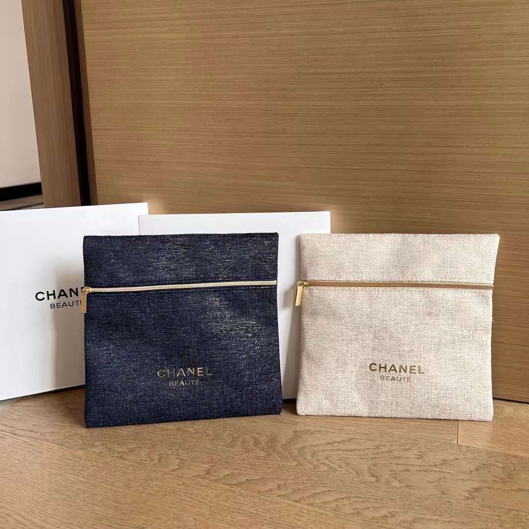 CHANEL(シャネル)のCHANEL ポーチ 収納袋 ノーベルティ ネイビー 箱付き レディースのファッション小物(ポーチ)の商品写真