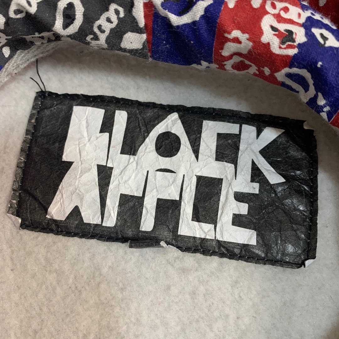 【BLACK APPLE】プルオーバーフーディー パーカー 刺繍 ストリート メンズのトップス(パーカー)の商品写真