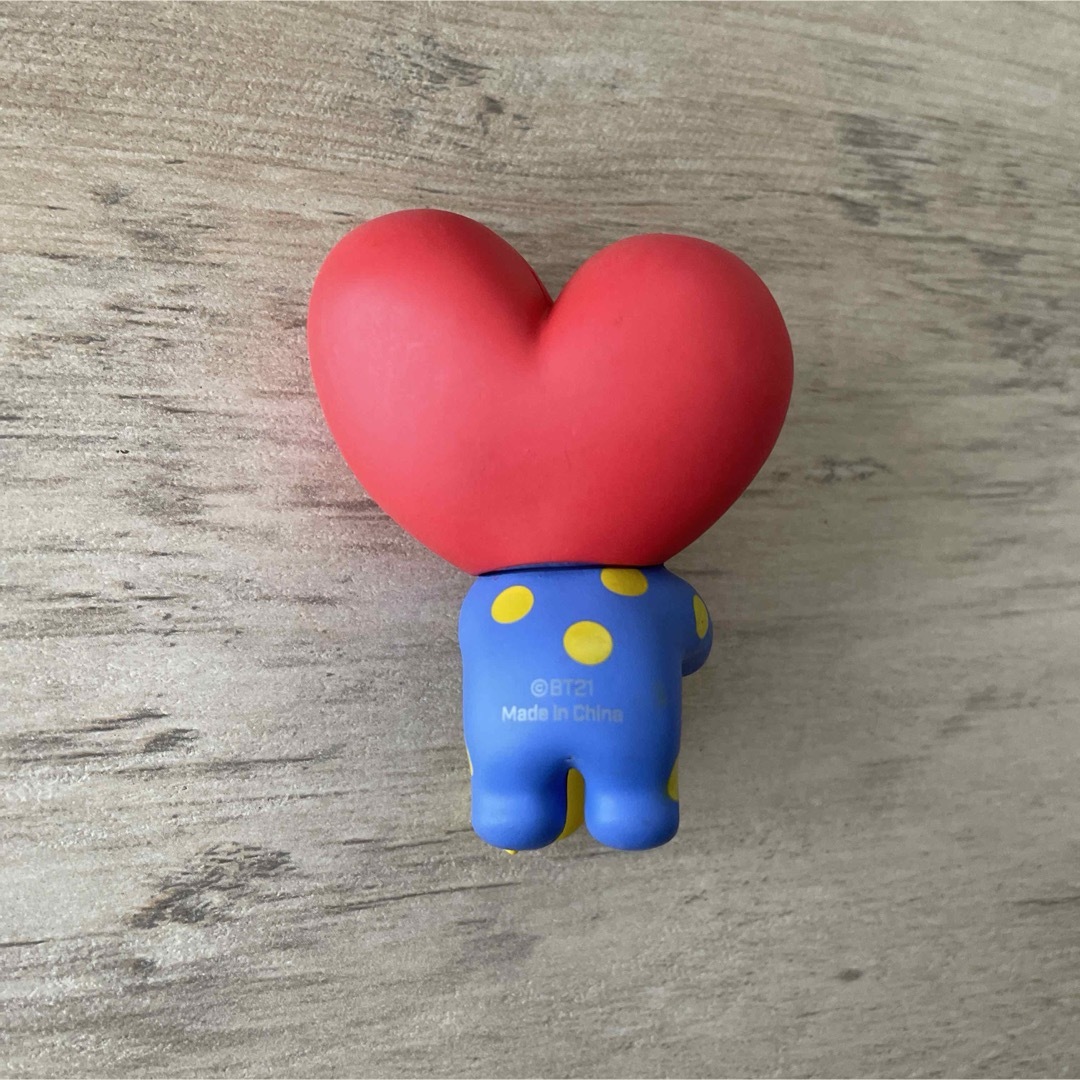 BT21(ビーティーイシビル)のBT21 TATA カップフィギュア エンタメ/ホビーのおもちゃ/ぬいぐるみ(キャラクターグッズ)の商品写真