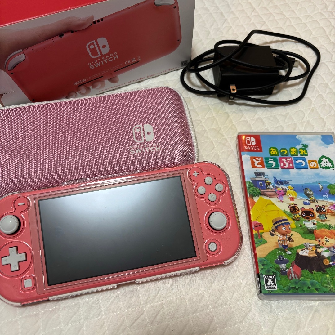 Nintendo Switch(ニンテンドースイッチ)の任天堂 Switch light ピンク エンタメ/ホビーのゲームソフト/ゲーム機本体(家庭用ゲーム機本体)の商品写真