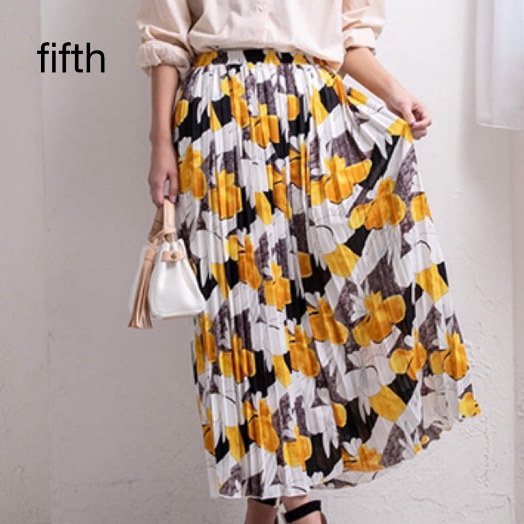 fifth(フィフス)のfifth フィフス　プリーツフラワーロングスカート レディースのスカート(ロングスカート)の商品写真