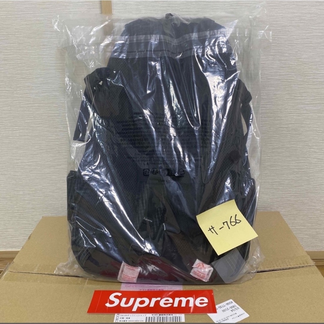 Supreme(シュプリーム)のシュプリーム　2024SS バックパック　ブラック メンズのバッグ(バッグパック/リュック)の商品写真