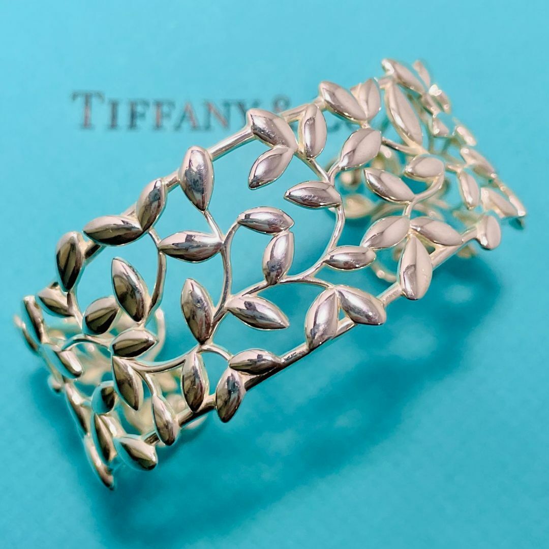 Tiffany & Co.(ティファニー)のティファニー オリーブリーフ カフ バングル シルバー ブレスレット レディースのアクセサリー(ブレスレット/バングル)の商品写真