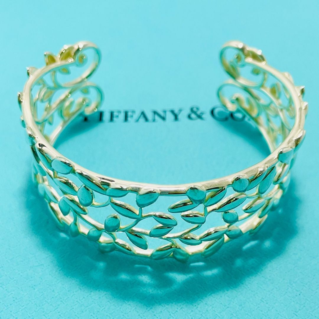 Tiffany & Co.(ティファニー)のティファニー オリーブリーフ カフ バングル シルバー ブレスレット レディースのアクセサリー(ブレスレット/バングル)の商品写真