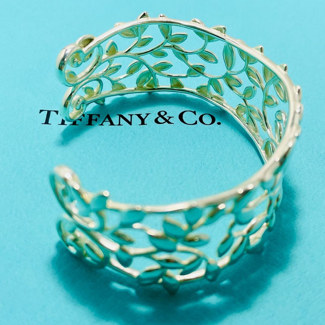 Tiffany & Co.(ティファニー)のティファニー オリーブリーフ カフ バングル シルバー ブレスレット レディースのアクセサリー(ブレスレット/バングル)の商品写真