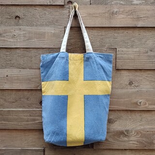トートバック　お買いもの袋　エコバック 　インド綿　スェーデン国旗柄　バイオ加工(バッグ)