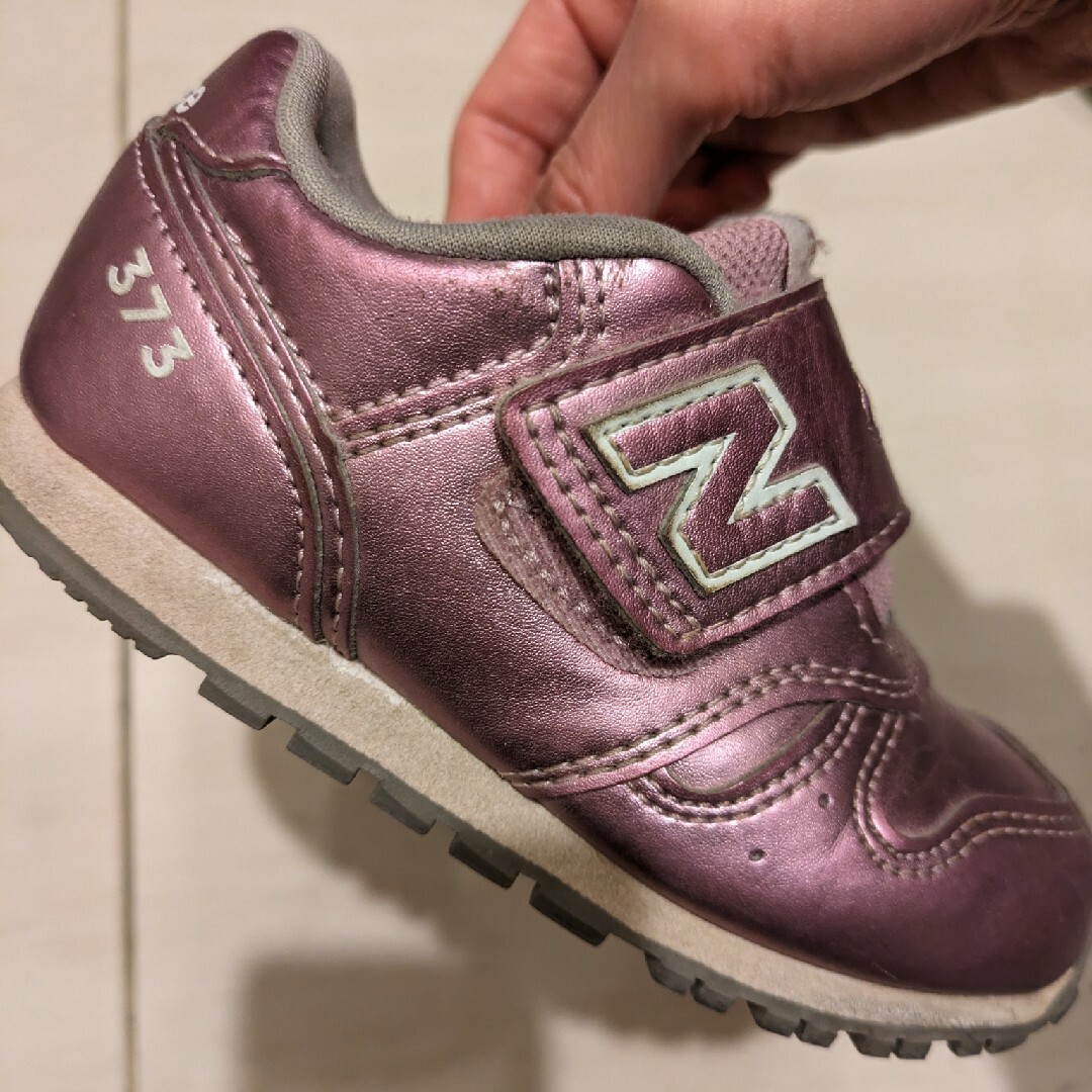 New Balance(ニューバランス)のニューバランス 15cm ピンク キッズスニーカー 女の子 スニーカー キッズ/ベビー/マタニティのキッズ靴/シューズ(15cm~)(スニーカー)の商品写真