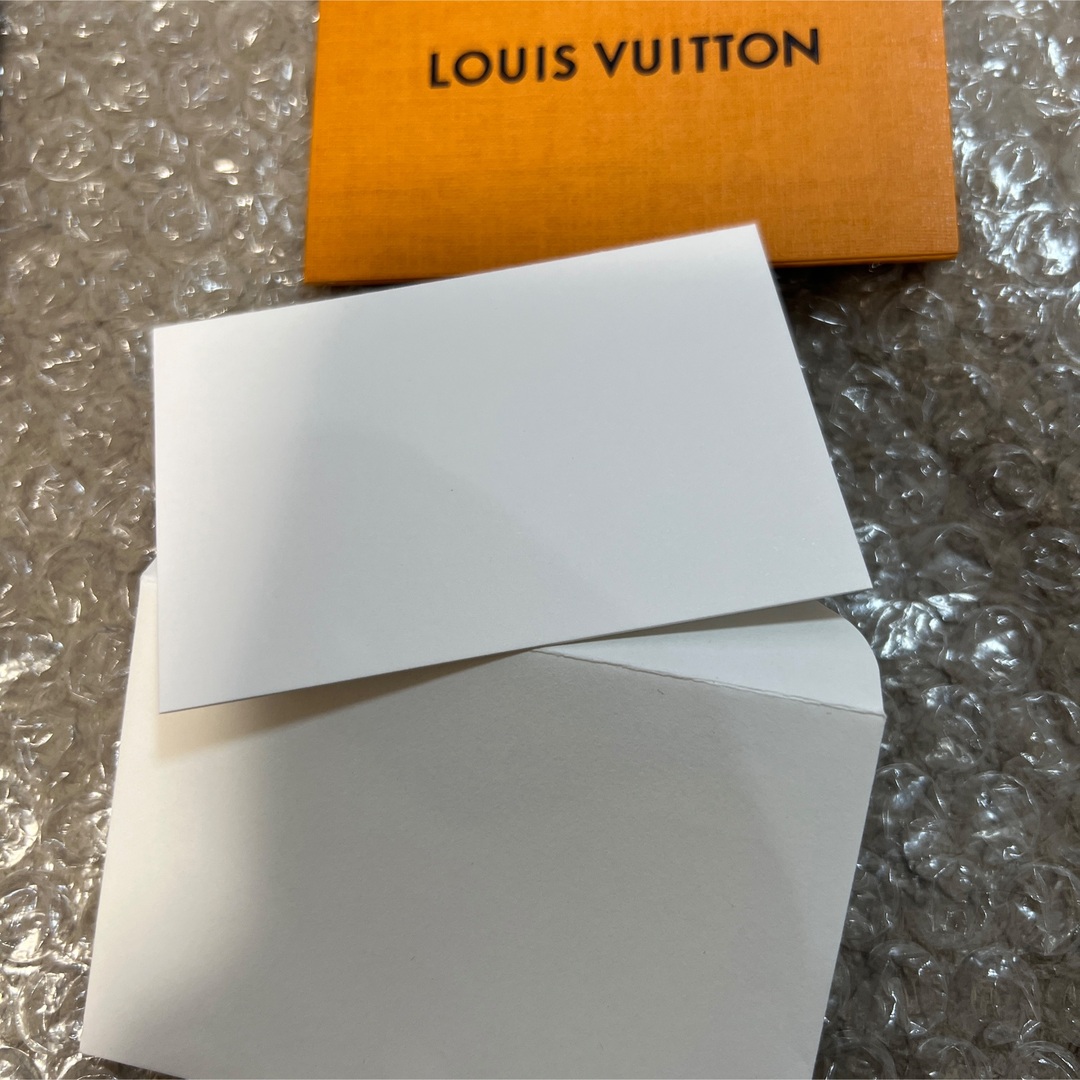 LOUIS VUITTON(ルイヴィトン)の新品未使用 ルイヴィトン メッセージカード 2枚 LOUIS VUITTON ハンドメイドの文具/ステーショナリー(カード/レター/ラッピング)の商品写真