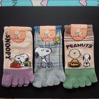 スヌーピー(SNOOPY)の⑭ SNOOPYの５本指ソックス、3足セット。【新品】(ソックス)