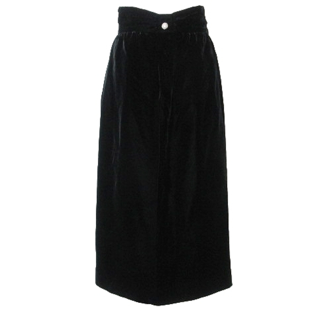 LEONARD(レオナール)のレオナール Fashion ベロアひざ丈 スカート タイト 黒 IBO49 レディースのスカート(ひざ丈スカート)の商品写真