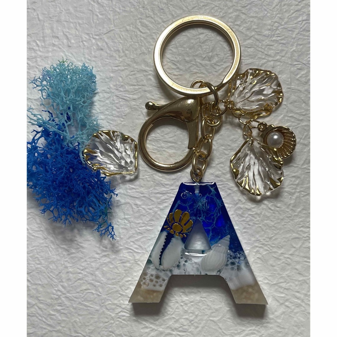 イニシャルキーホルダー　海　A ギフト　レジン　ハンドメイド　受付中 ハンドメイドのアクセサリー(チャーム)の商品写真