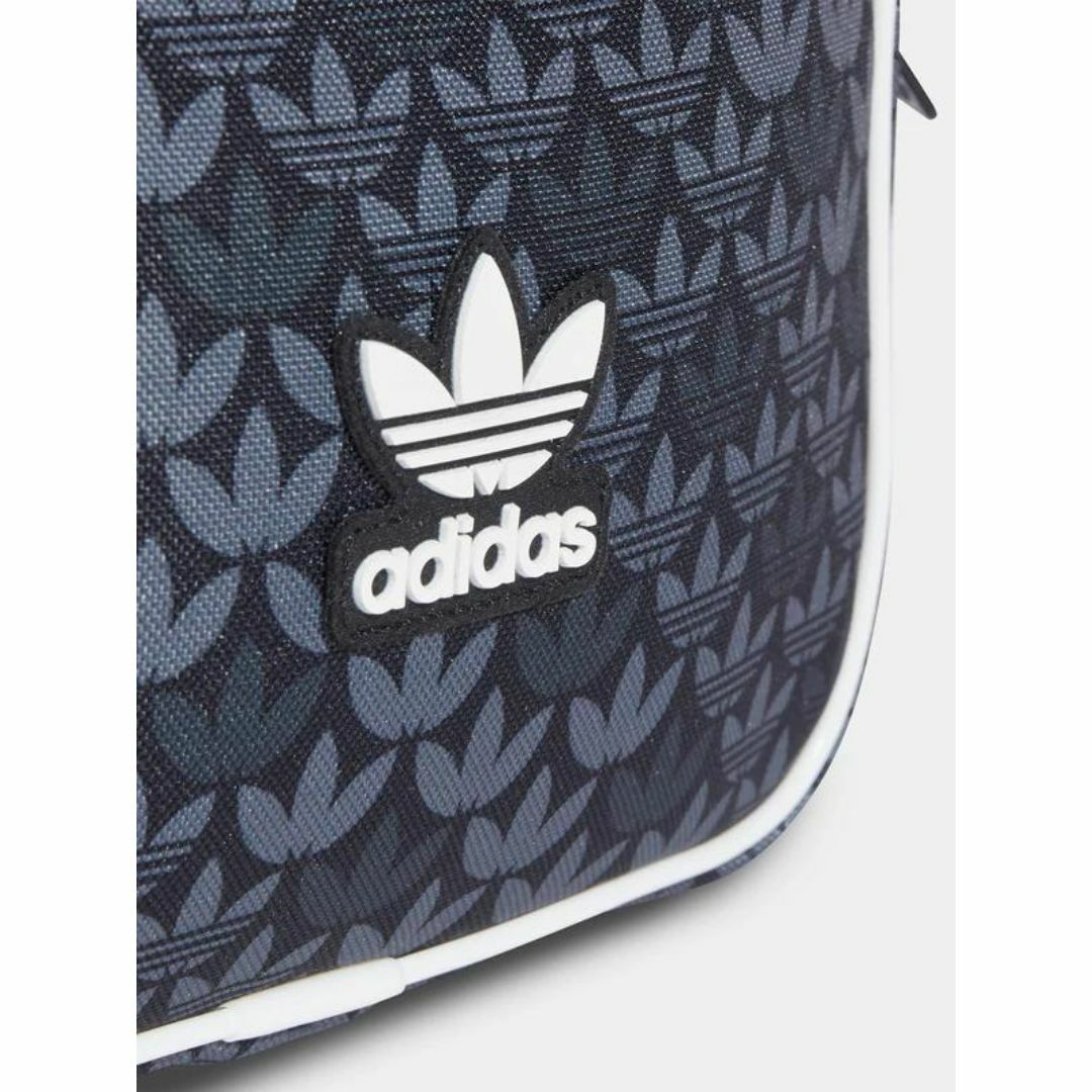 adidas(アディダス)の【完売品】アディダスオリジナルス  モノグラム ミニエアライナーバッグ レディースのバッグ(ショルダーバッグ)の商品写真