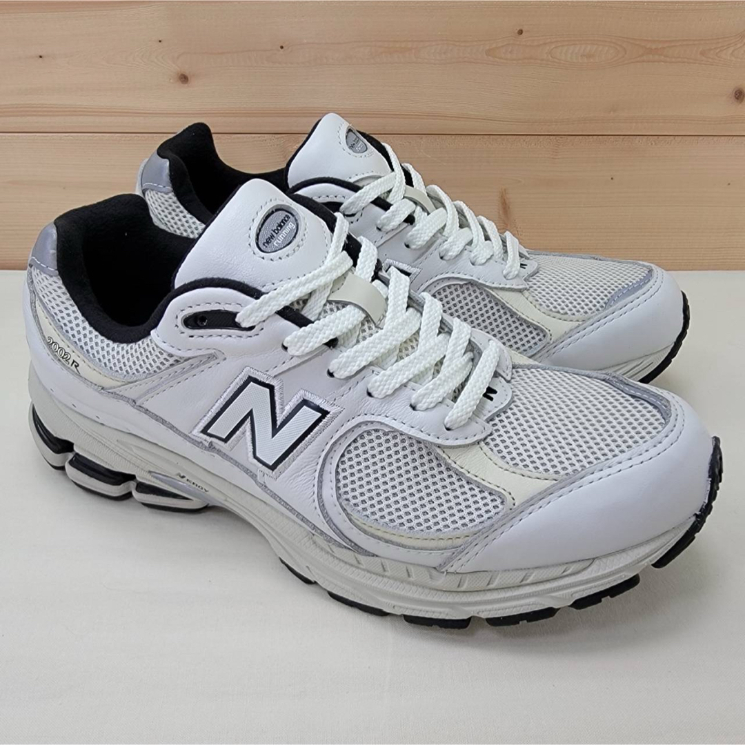 New Balance(ニューバランス)のニューバランス ML2002RQ ホワイト 25.5cm レディースの靴/シューズ(スニーカー)の商品写真