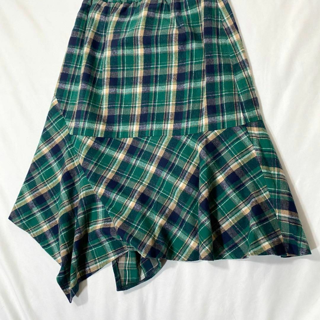 Partisan(パルチザン)のPARTISANパンチザン　アシンメトリーチェックスカート　ミモレ　38緑 変形 レディースのスカート(ロングスカート)の商品写真