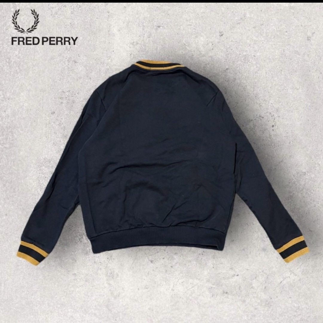 FRED PERRY(フレッドペリー)のフレッドペリー　スウェット　男女兼用　お洒落　古着 メンズのトップス(スウェット)の商品写真