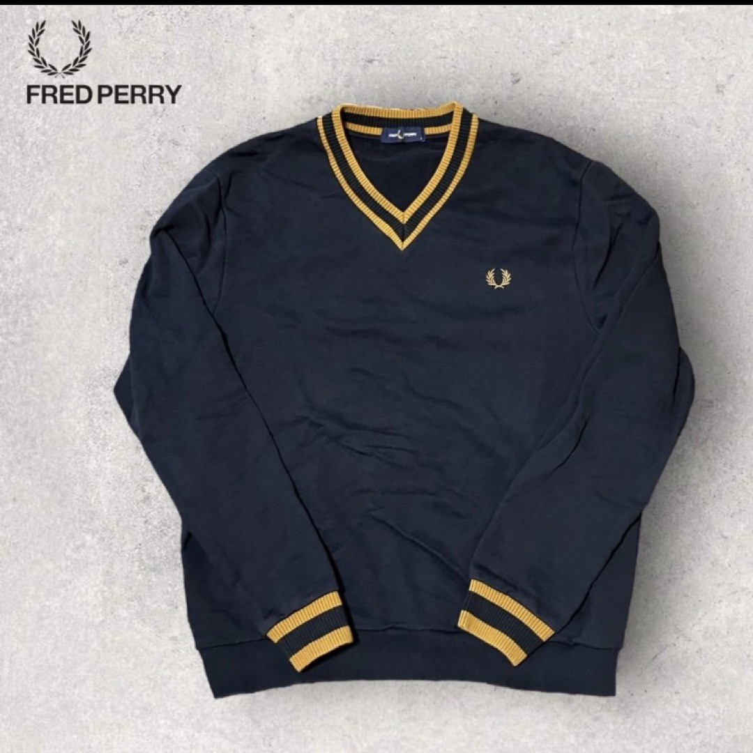 FRED PERRY(フレッドペリー)のフレッドペリー　スウェット　男女兼用　お洒落　古着 メンズのトップス(スウェット)の商品写真