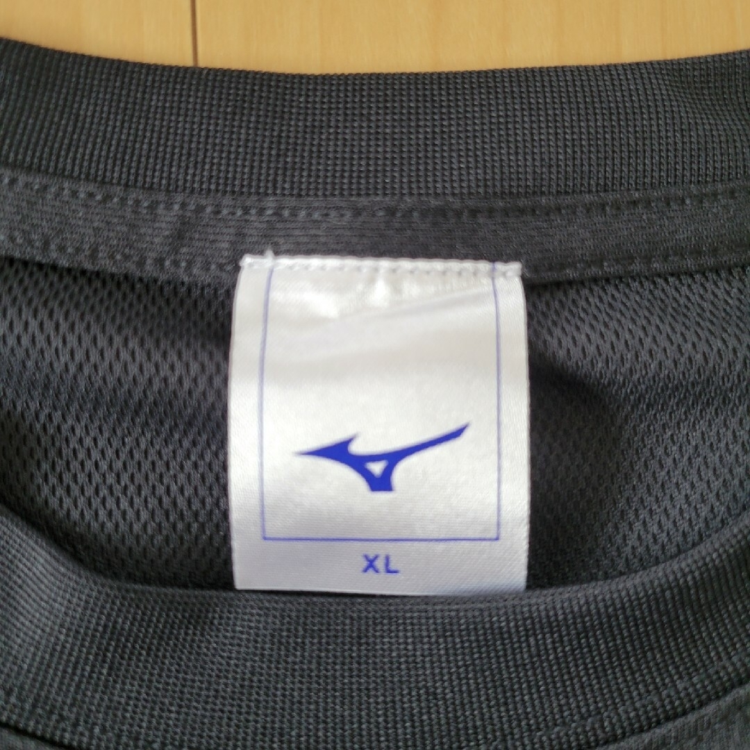 MIZUNO(ミズノ)の小野選手　サイン入りTシャツ　XL　コンサドーレ エンタメ/ホビーのタレントグッズ(スポーツ選手)の商品写真