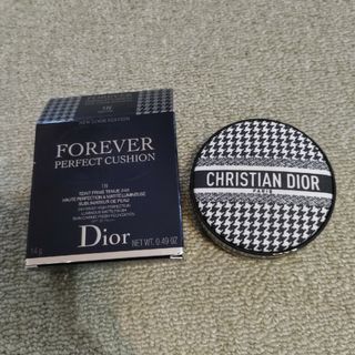 クリスチャンディオール(Christian Dior)のディオールスキンフォーエバークッション　ファンデーション1N(ファンデーション)