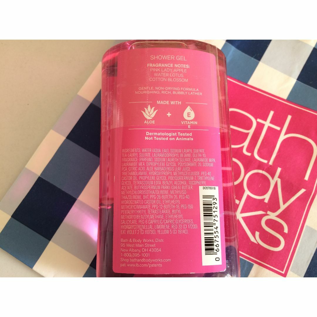 Bath & Body Works(バスアンドボディーワークス)のBB0079 PINK TIE DYE Shower Gel コスメ/美容のボディケア(ボディソープ/石鹸)の商品写真