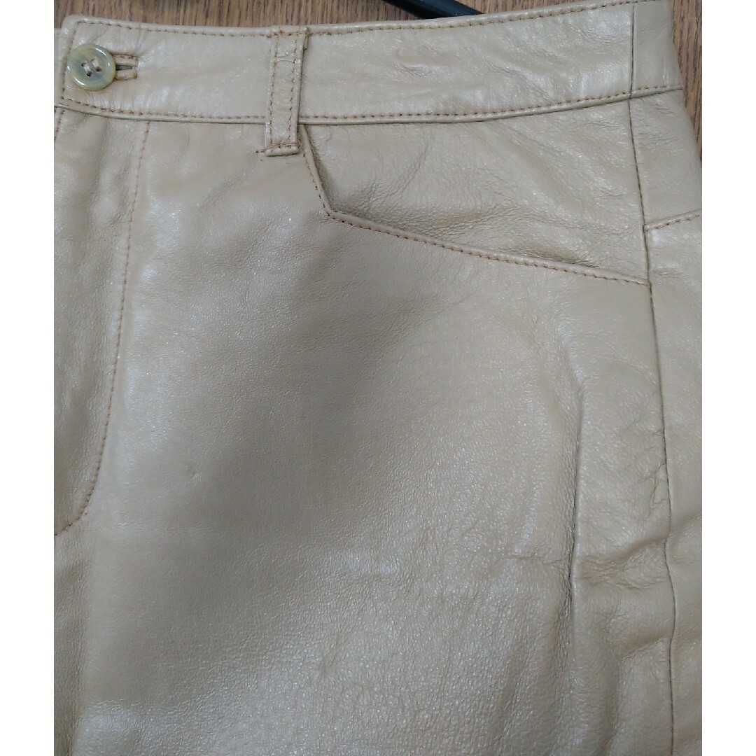 AS KNOW AS(アズノウアズ)のアズノウアズ　豚革スカートМ レディースのスカート(ひざ丈スカート)の商品写真
