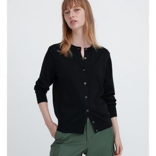 ユニクロ(UNIQLO)の美品 M ユニクロ UVカット クルーネック カーディガン 羽織り(カーディガン)