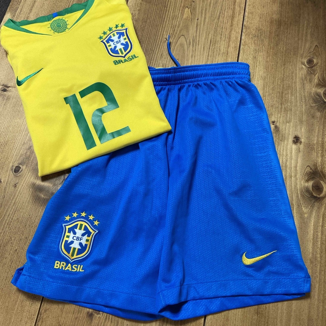 NIKE(ナイキ)のサッカー　ジュニア　セットアップ　ブラジル スポーツ/アウトドアのサッカー/フットサル(ウェア)の商品写真