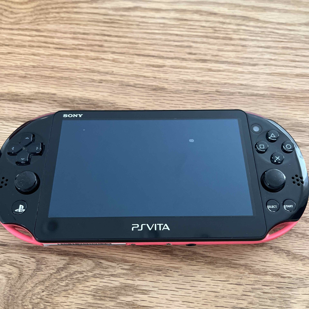 PlayStation Vita(プレイステーションヴィータ)のPlaystation Vita PCH2000 ピンクブラック【ジャンク エンタメ/ホビーのゲームソフト/ゲーム機本体(携帯用ゲーム機本体)の商品写真