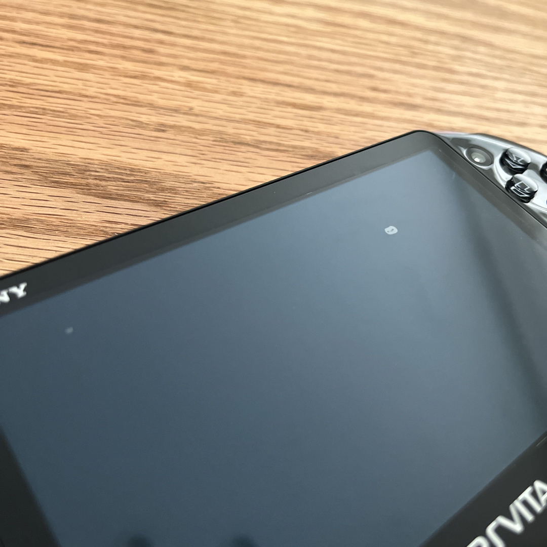 PlayStation Vita(プレイステーションヴィータ)のPlaystation Vita PCH2000 ピンクブラック【ジャンク エンタメ/ホビーのゲームソフト/ゲーム機本体(携帯用ゲーム機本体)の商品写真