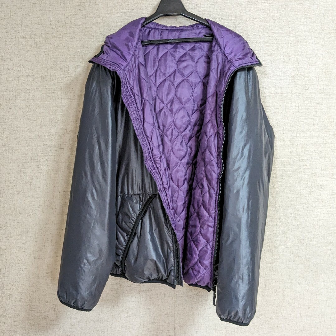 リバーシブル ジﾔンバー 紫☓黒 レディースのジャケット/アウター(ナイロンジャケット)の商品写真