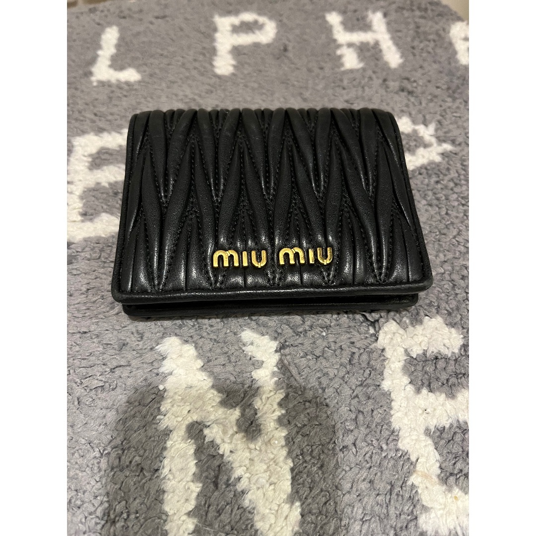 MIU MIU - MIUMIU ミュウミュウ マテラッセレザー 折り財布 黒